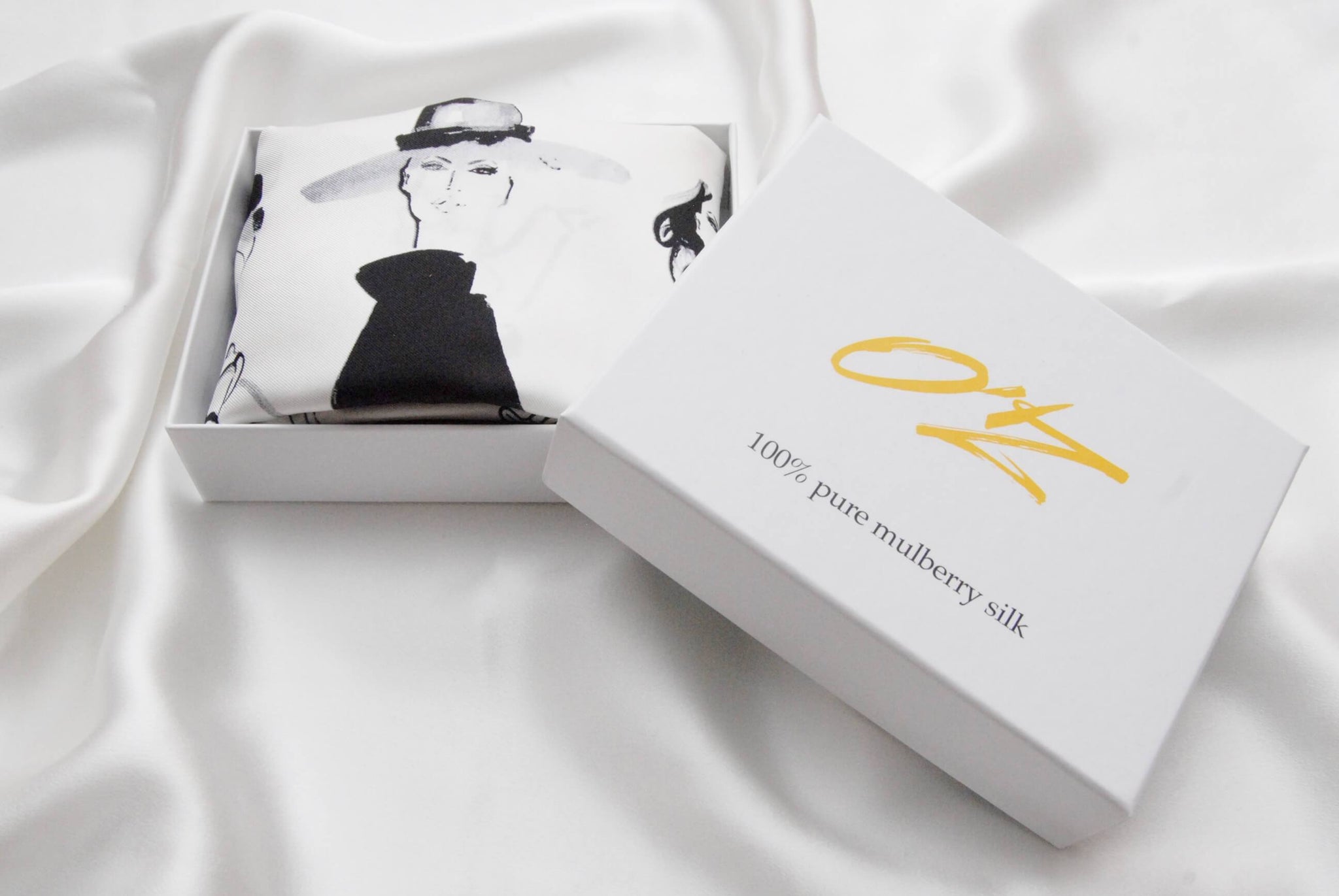 Silk scarf "Stylish women" - Empire of O'Z